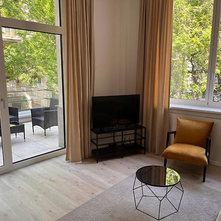 Skau Gajova Family Two Bedroom Apartment With A Terrace Free Parking Bratislava Ngoại thất bức ảnh